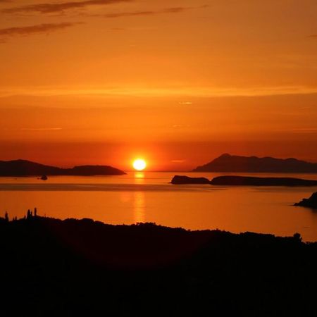 Sunset Sea View Villa 6 Арилас Екстериор снимка
